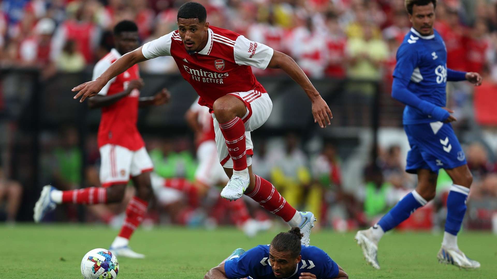 而场外的文 而场外的文